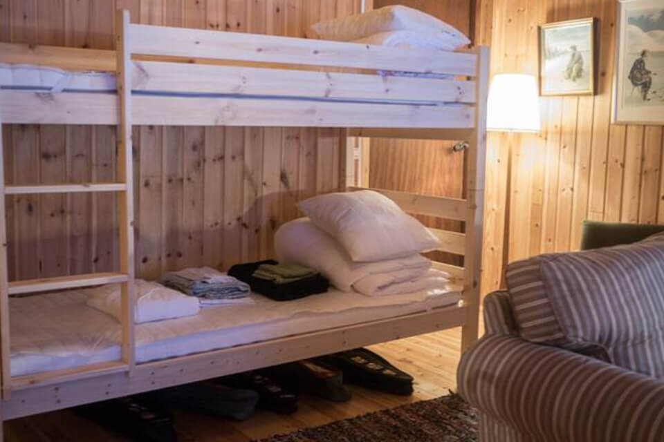 aurora-cabin-bedroom-2